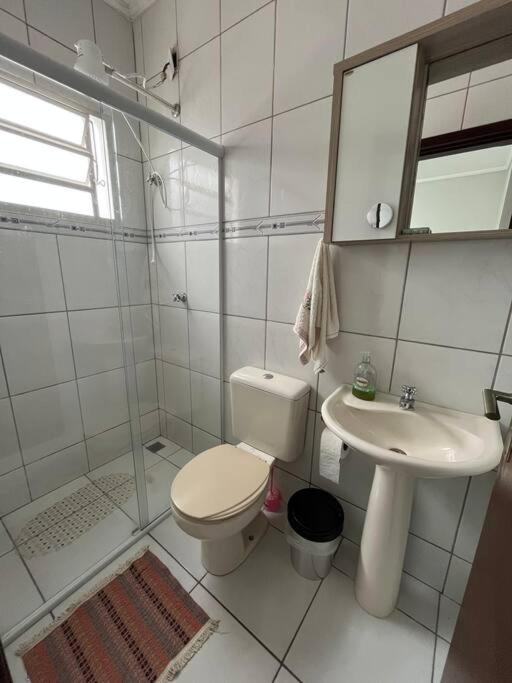 Casa Com Piscina Em Condominio Fechado Águas de Lindóia エクステリア 写真