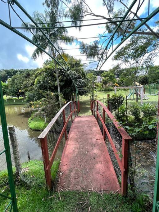 Casa Com Piscina Em Condominio Fechado Águas de Lindóia エクステリア 写真