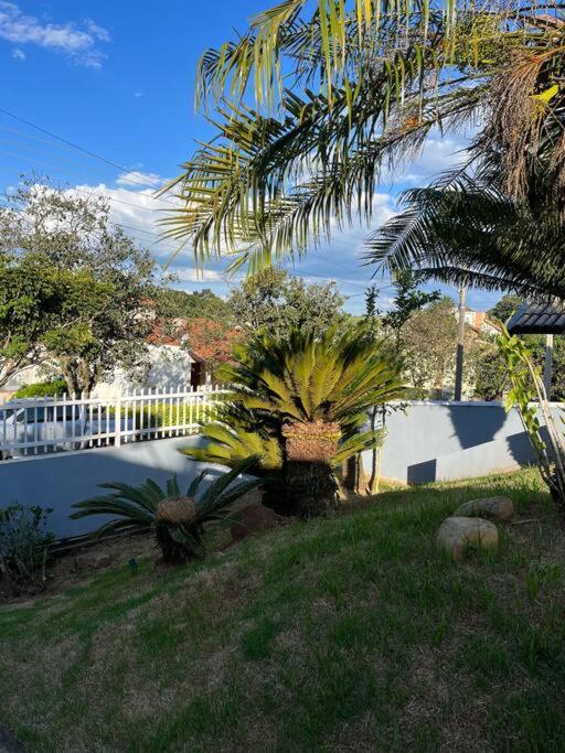 Casa Com Piscina Em Condominio Fechado Águas de Lindóia エクステリア 写真