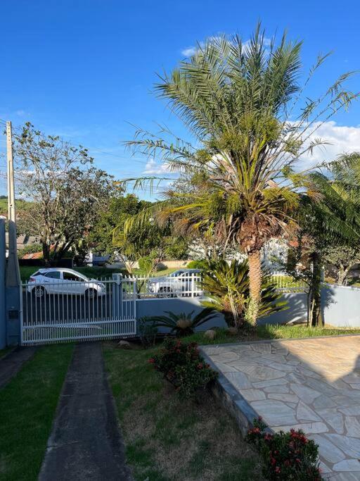 Casa Com Piscina Em Condominio Fechado Águas de Lindóia エクステリア 写真